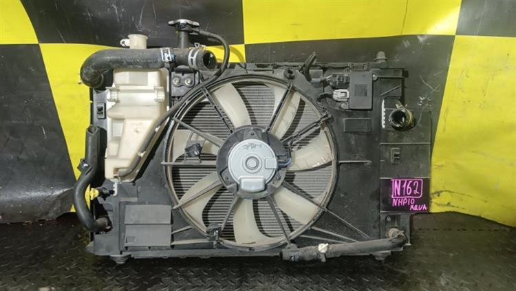 Радиатор основной Тойота Аква в Алейске 116562