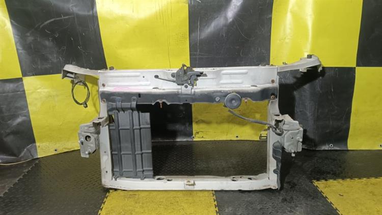 Рамка радиатора Тойота Пробокс в Алейске 116670