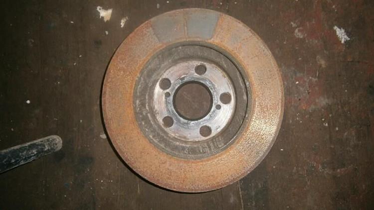 Тормозной диск Тойота Приус в Алейске 12589