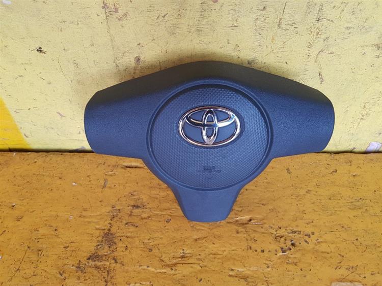 Airbag водительский Toyota Ist