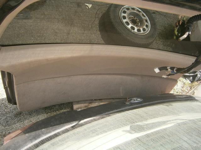Обшивка двери багажника Toyota Harrier