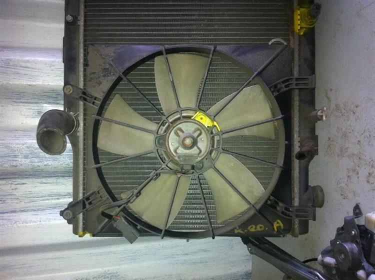 Диффузор радиатора Хонда Стрим в Алейске 7847