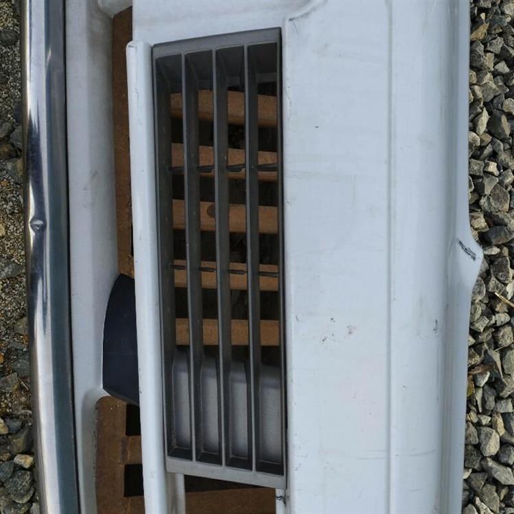 Решетка радиатора Ниссан Седрик в Алейске 87572